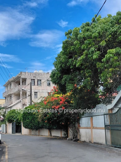 Apartment For Sale 3 Bedroom Size 