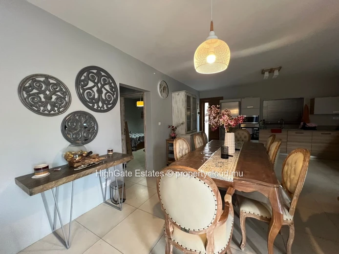 3 Bedrooms Villa For Rent In Private Compound