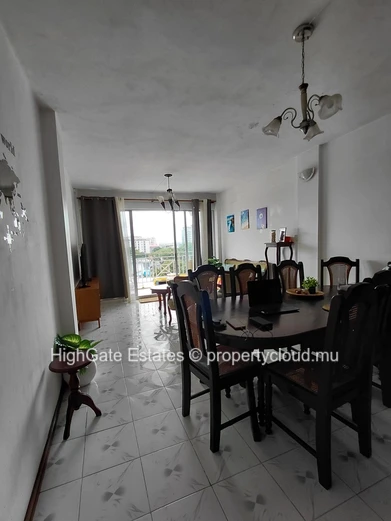 Apartment For Sale 3 Bedroom Size 