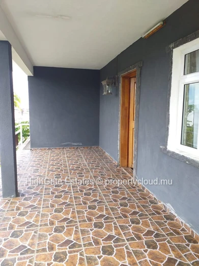 Family House 5 Bedr
