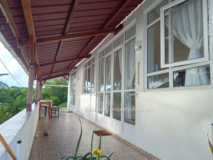 Family House 5 Bedr