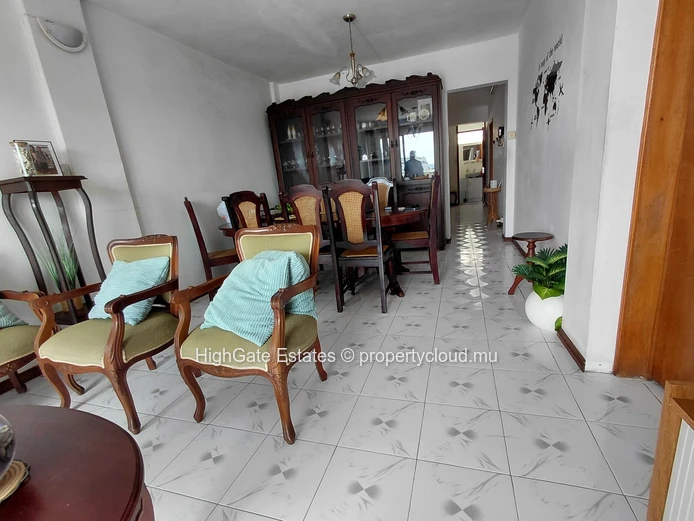 Apartment For Sale 3 Bedroom Size 