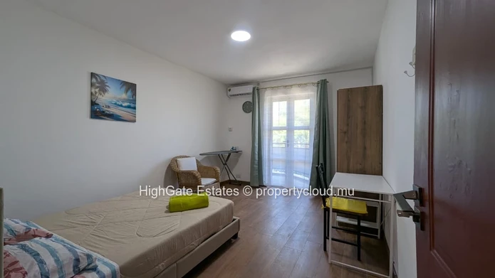 3 Bedrooms Apartment For Rent