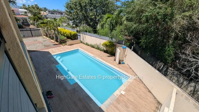 3 Bedrooms Apartment For Rent